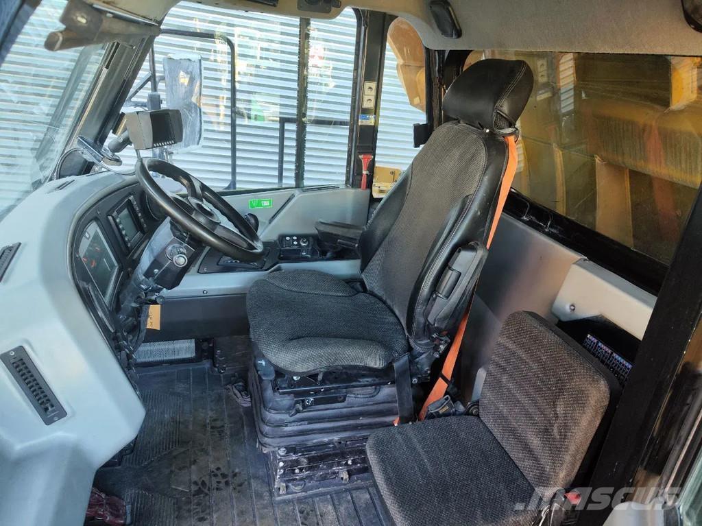 CAT 772G Camiőes dumper basculantes rígidos