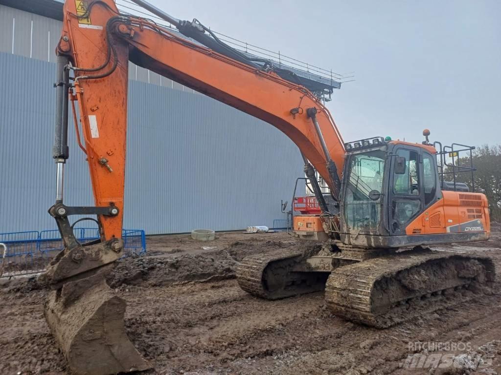 Doosan DX 225 LC-5 Escavadoras de rastos