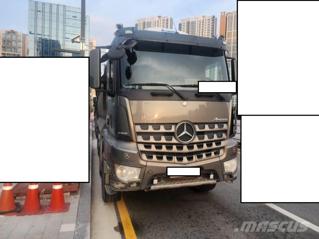 Mercedes-Benz 3951K Dumpers de obras