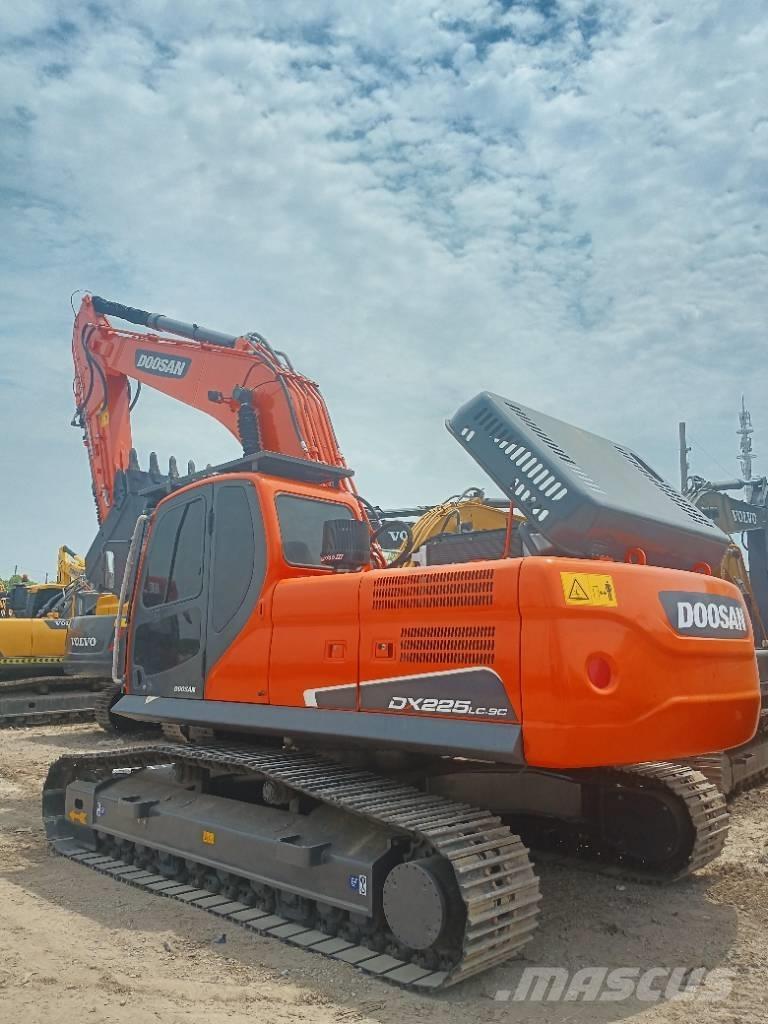Doosan DX 225LC-9C Escavadoras de rastos