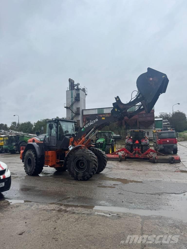 Hitachi ZW220 Pás carregadoras de rodas