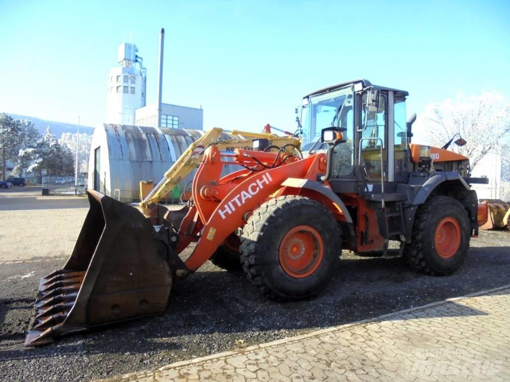 Hitachi ZW 180 Pás carregadoras de rodas