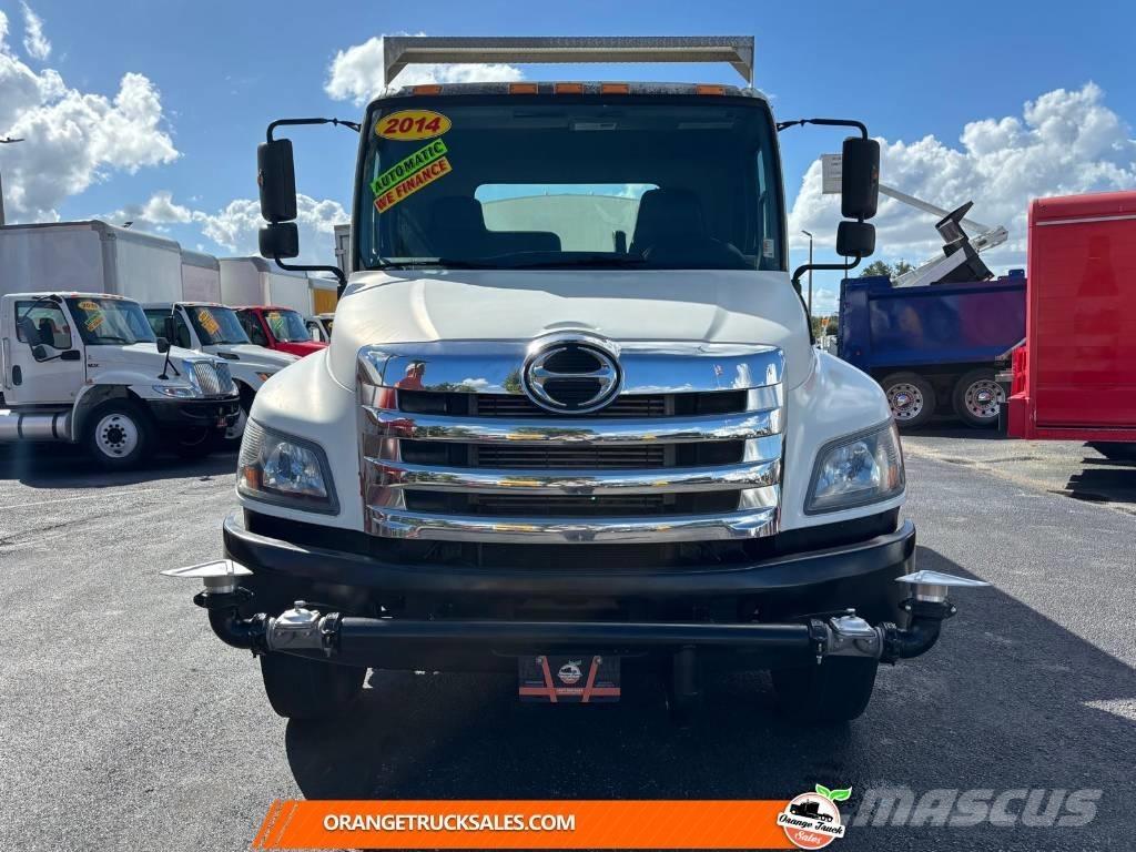 Hino 338 Auto-tanques