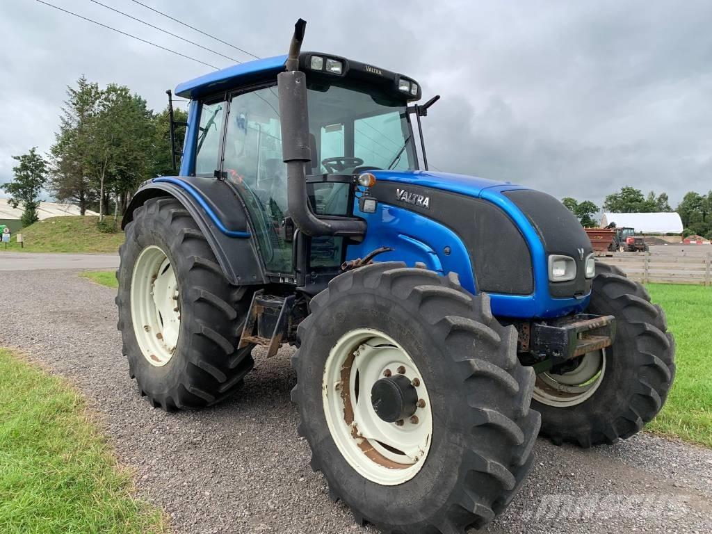 Valtra N141 Tractor Tractores florestais