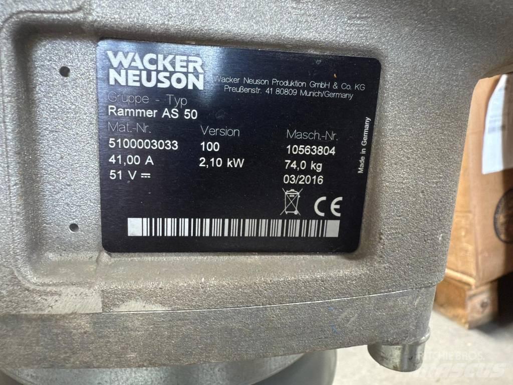 Wacker Neuson AS50e Saltitões