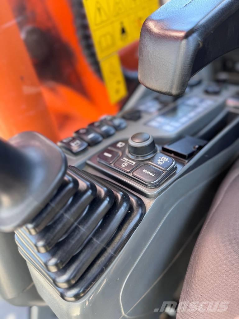 Doosan DX 140 W-3 Escavadoras de rodas