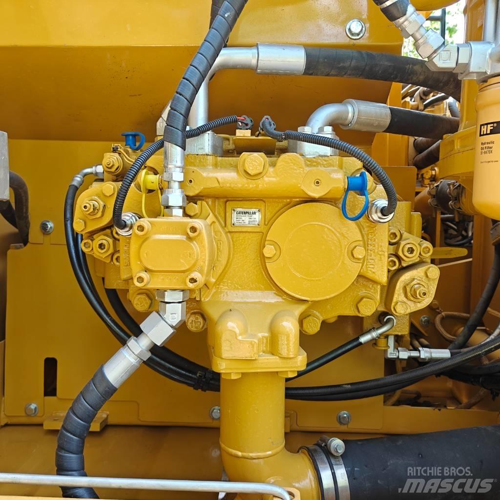 CAT 323D2L Escavadoras de rastos