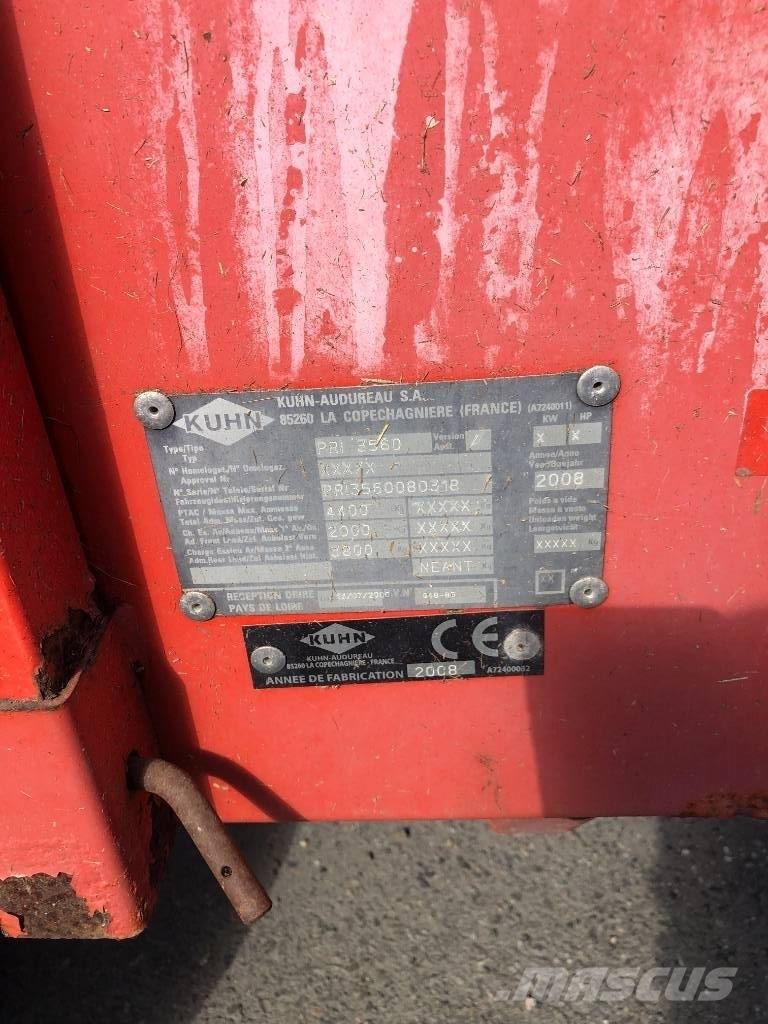 Kuhn 3560 Cortadores, moinhos e desenroladores de fardos