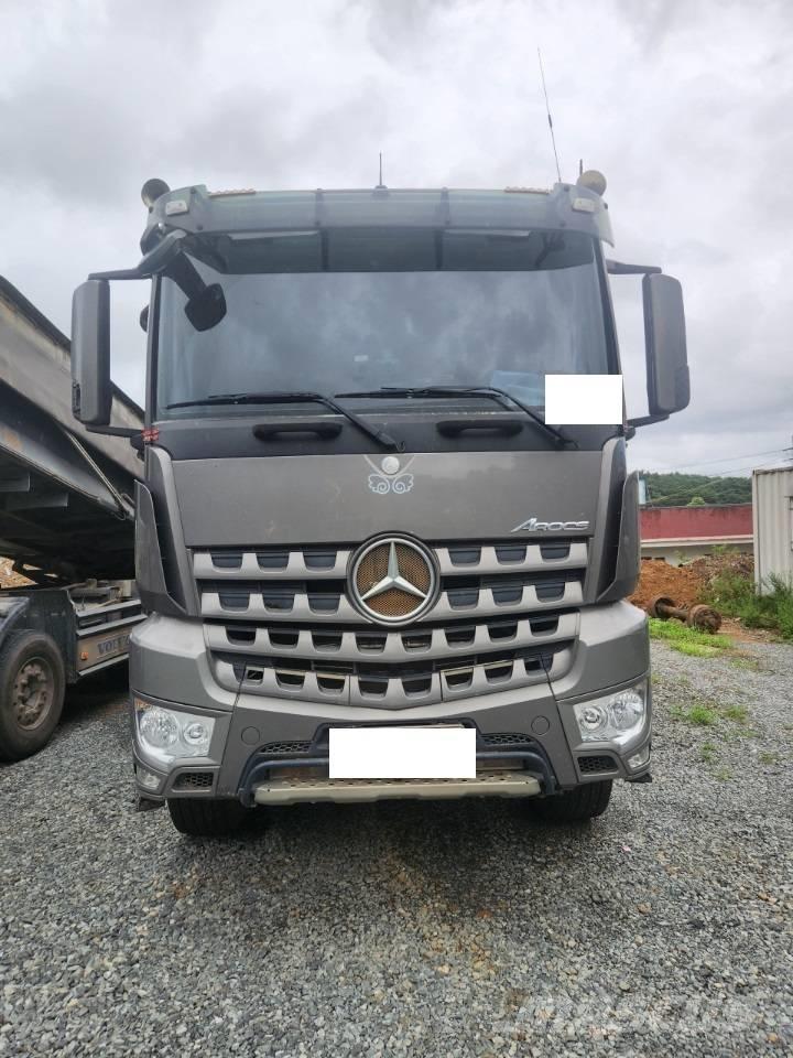 Mercedes-Benz 3951 Dumpers de obras