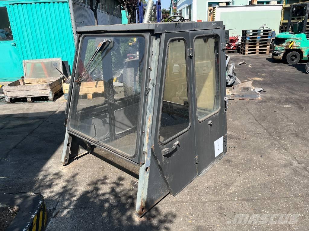 Nissan CABIN W-1038 Cabines e interior