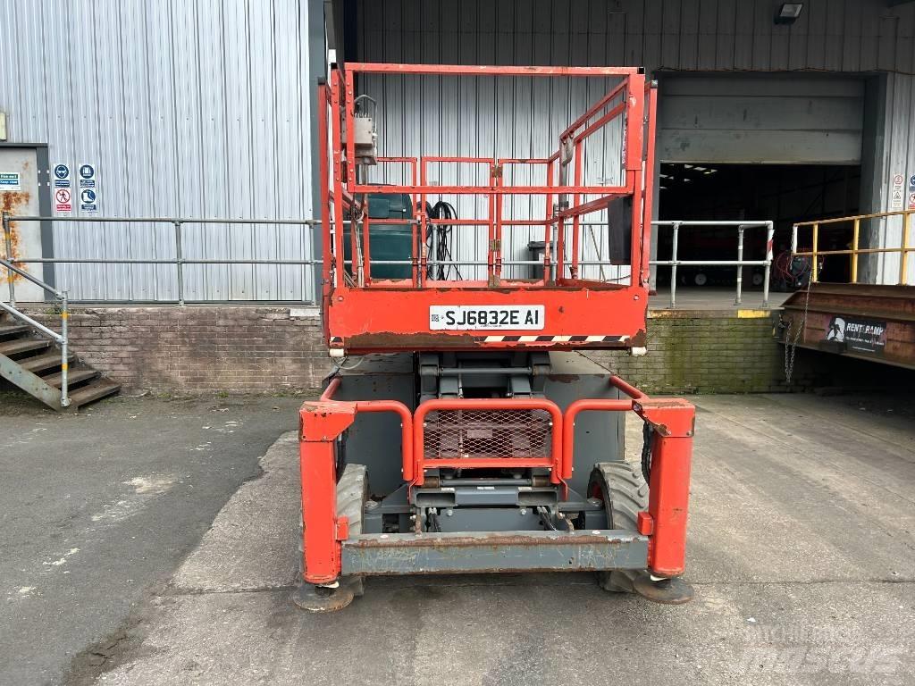 SkyJack SJ 6832 E Elevadores de tesoura