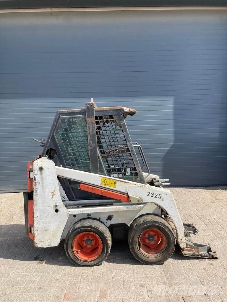 Bobcat 463 Carregadoras de direcção deslizante