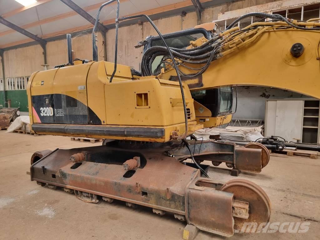CAT 320 D FOR PARTS Escavadoras de rastos