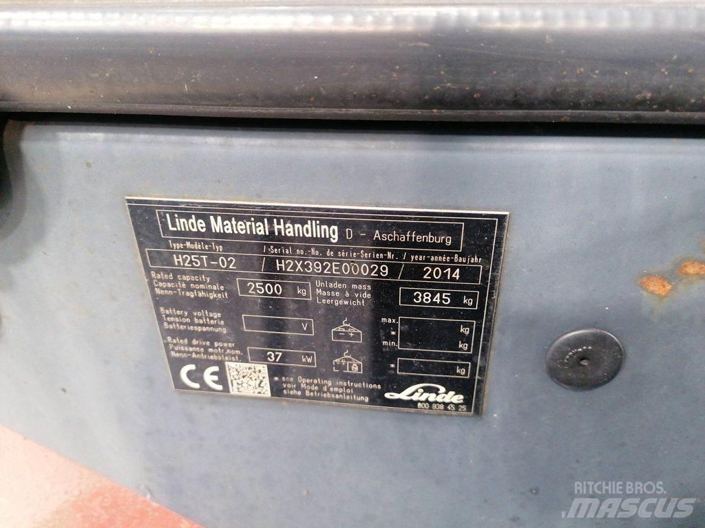 Linde H25T-02 Empilhadores a gás