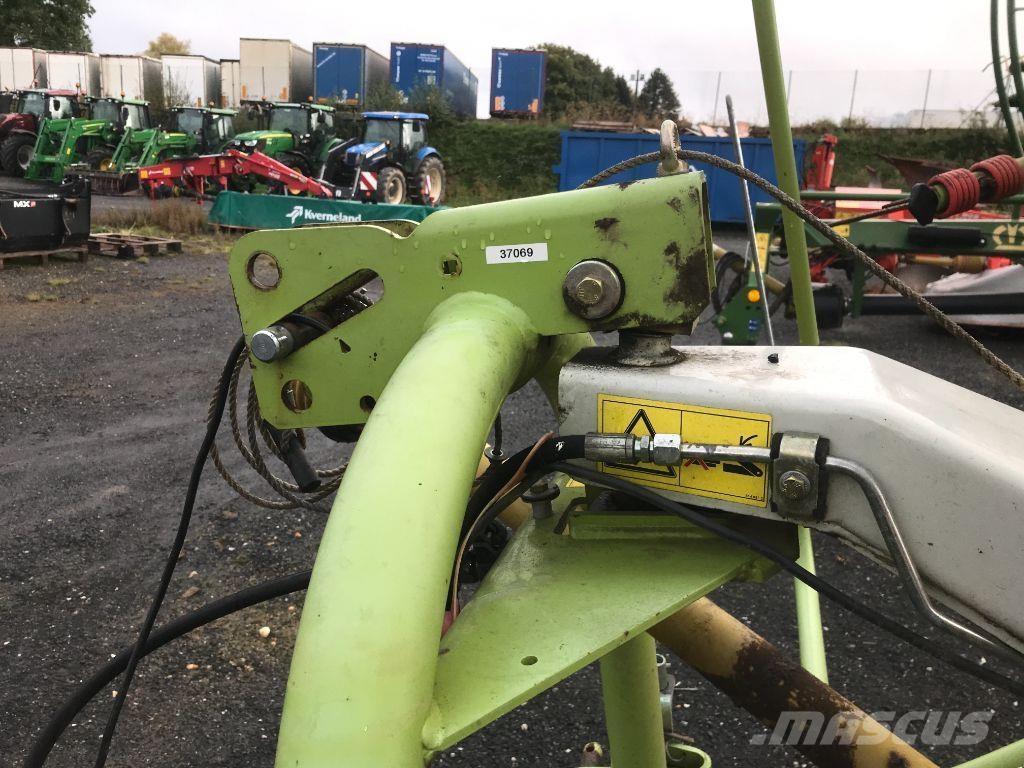 CLAAS Volto 58 Ancinho virador