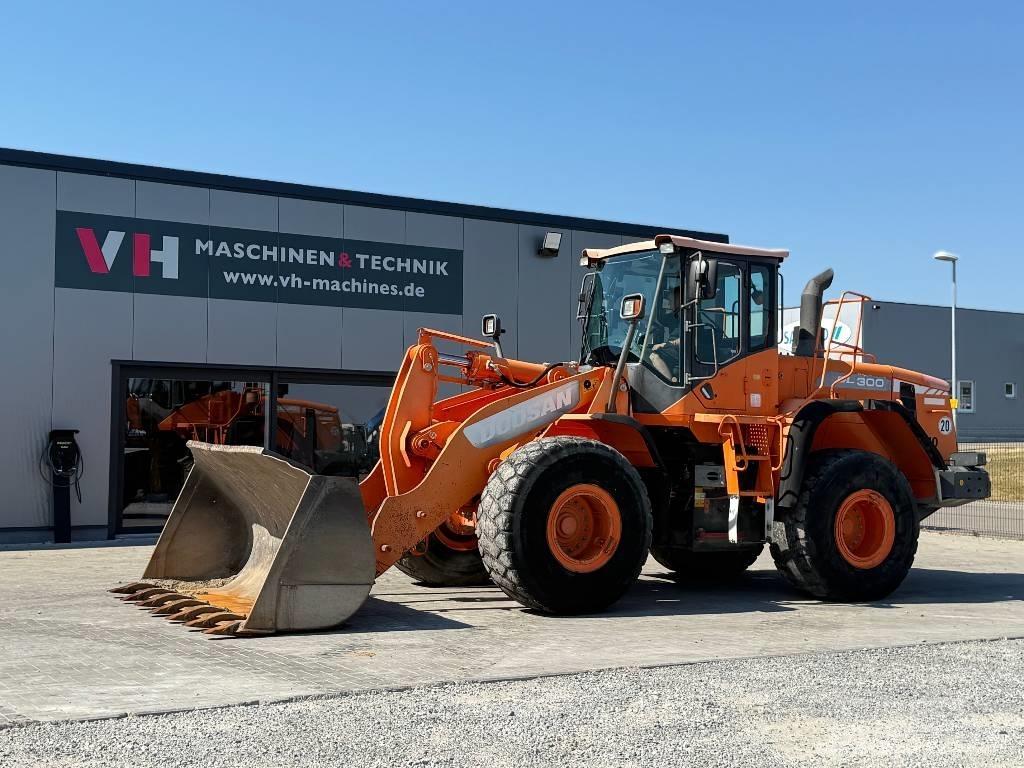 Doosan DL 300-3 Pás carregadoras de rodas