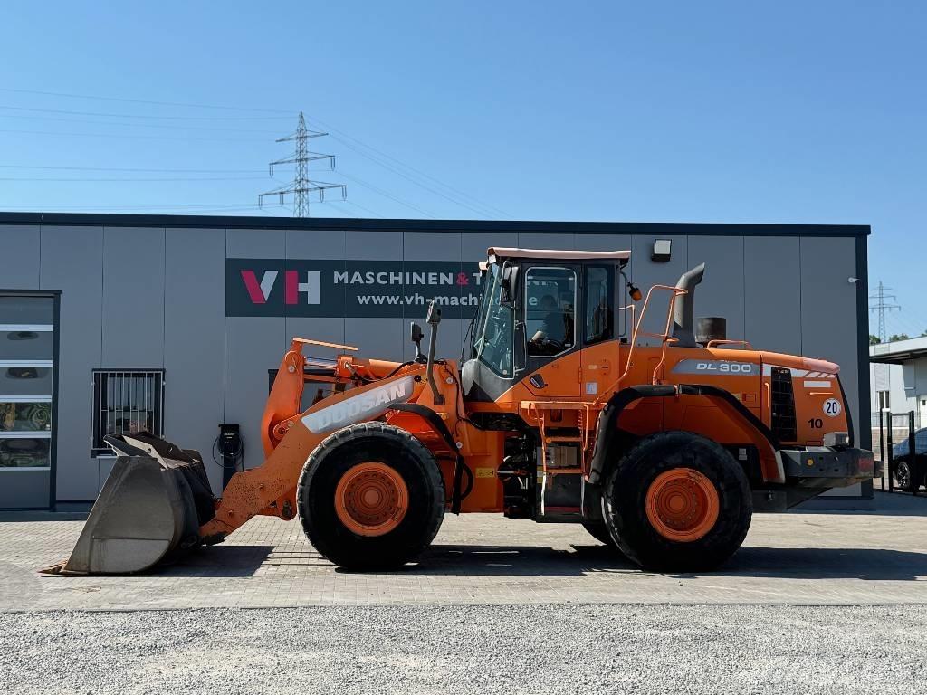 Doosan DL 300-3 Pás carregadoras de rodas