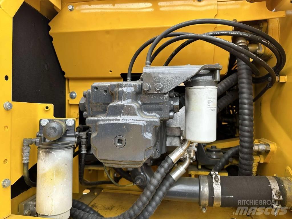 Komatsu PC200-8 Escavadoras de rastos