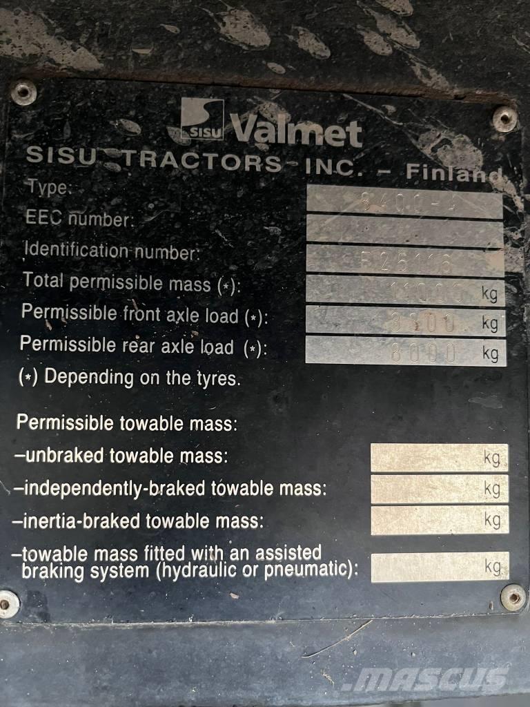 Sisu Valmet 8400 Tratores Agrícolas usados