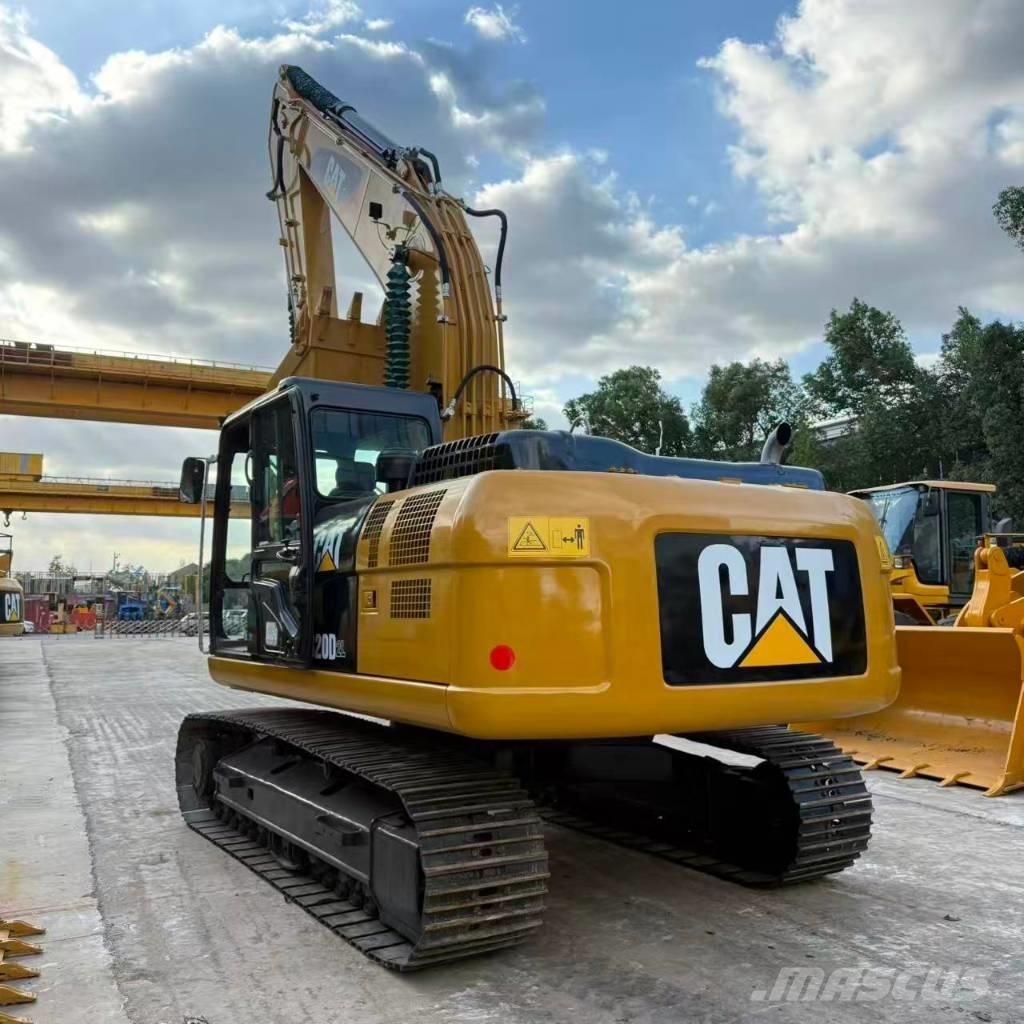 CAT 320D2 Mini Escavadoras <7t