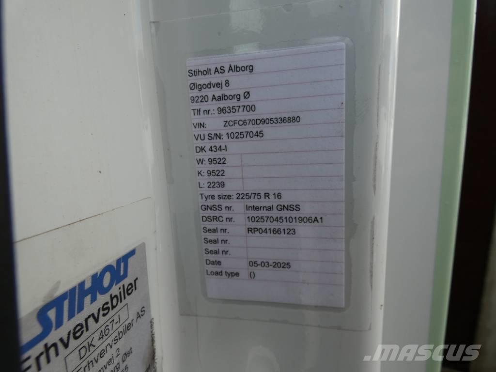 Iveco 70C 18 Camiões de chassis e cabine