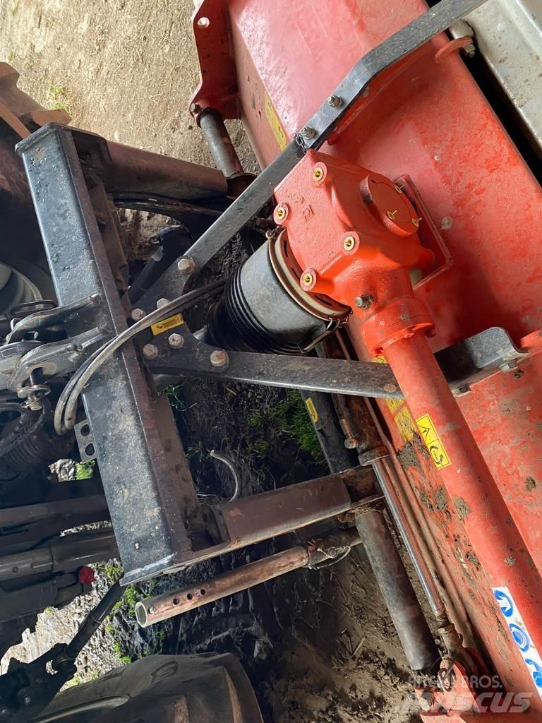 Kuhn BP 305 Britadeiras