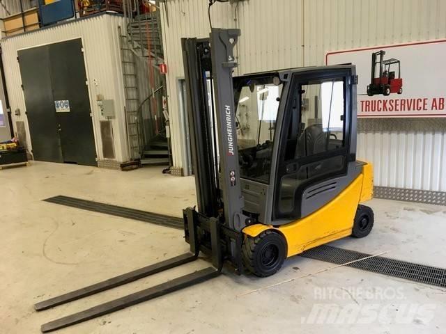 Jungheinrich EFG 320 Empilhadores eléctricos