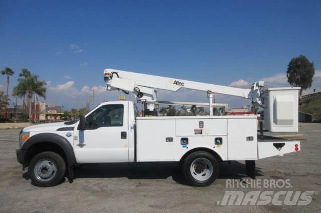 Ford F450 Plataformas aéreas montadas em camião