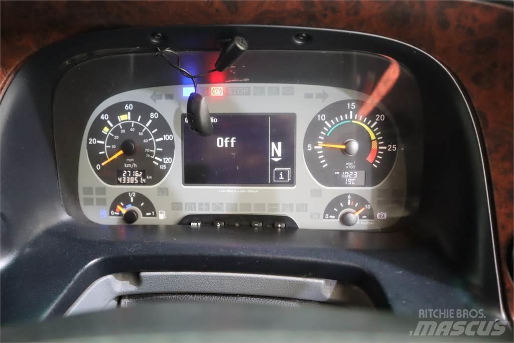 Mercedes-Benz ACTROS 1846 Camiões de caixa fechada