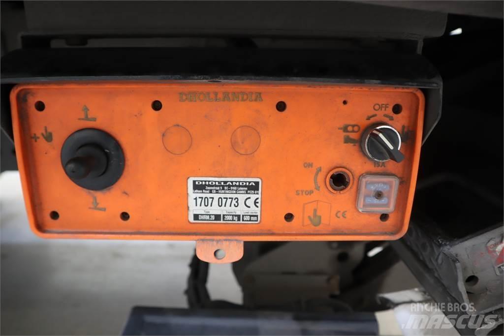 Mercedes-Benz ANTOS 1824 Camiões caixa cortinas laterais