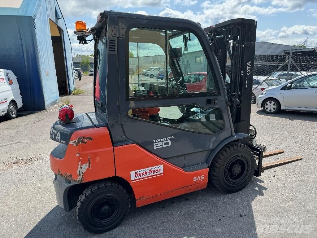 Toyota 06-8FD20F Empilhadores Diesel
