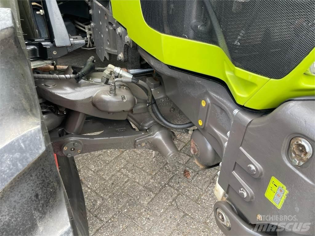CLAAS Arion 650 Tratores Agrícolas usados