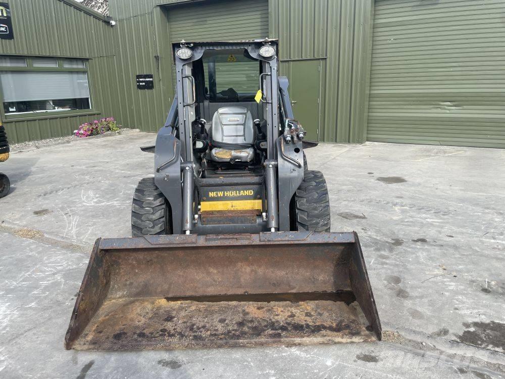 New Holland L 234 Carregadoras de direcção deslizante