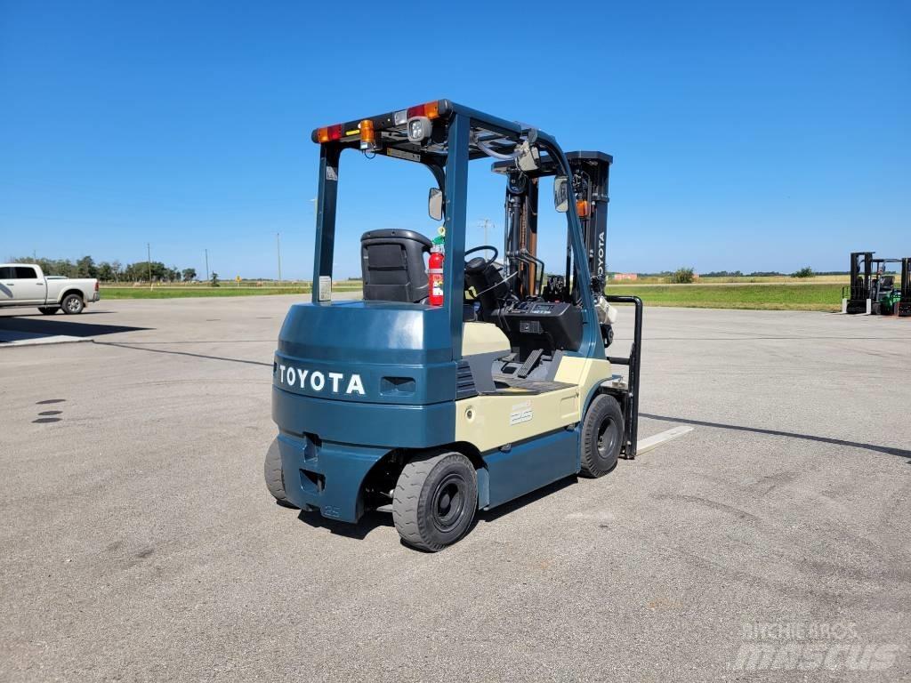 Toyota 8 FB 25 Empilhadores eléctricos
