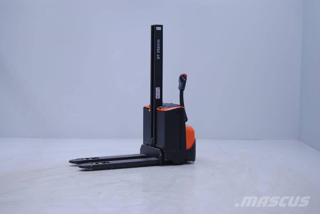 Toyota SWE080L Empilhador para operador externo