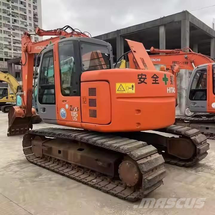  HItahci ZX135Us Escavadoras de rastos