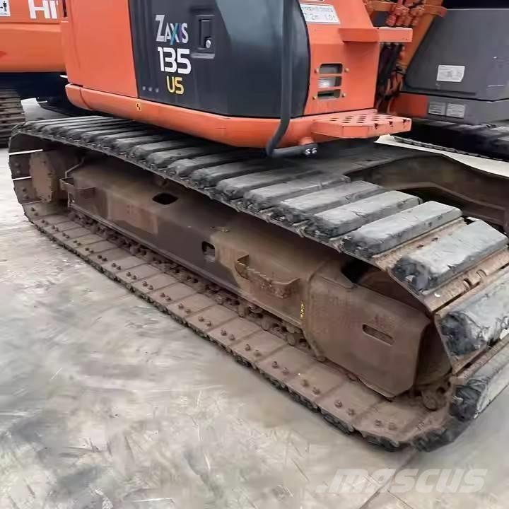  HItahci ZX135Us Escavadoras de rastos