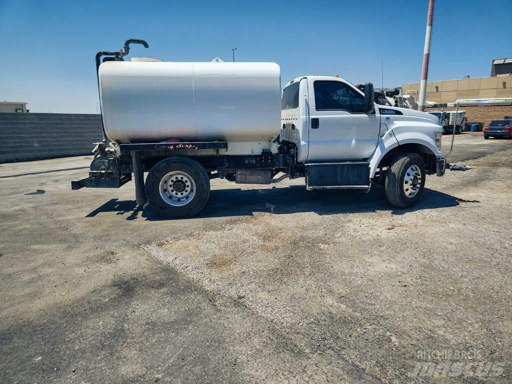 Ford F 650 SD Auto-tanques
