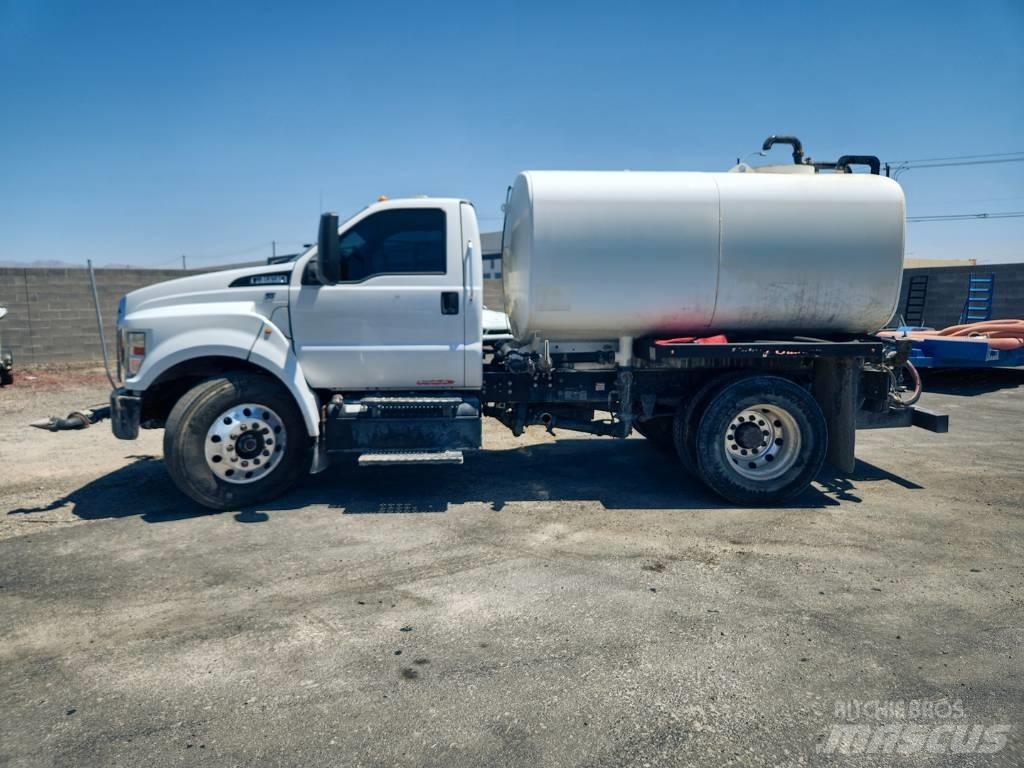 Ford F 650 SD Auto-tanques