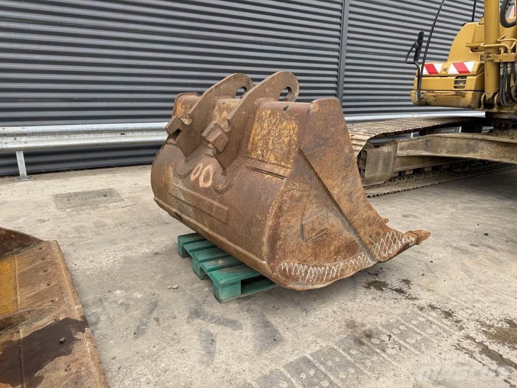 CAT 320 DL Escavadoras de rastos