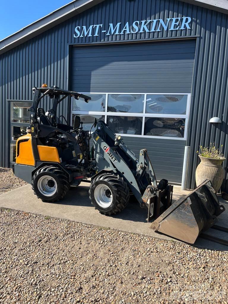 GiANT 337T Mini carregadoras