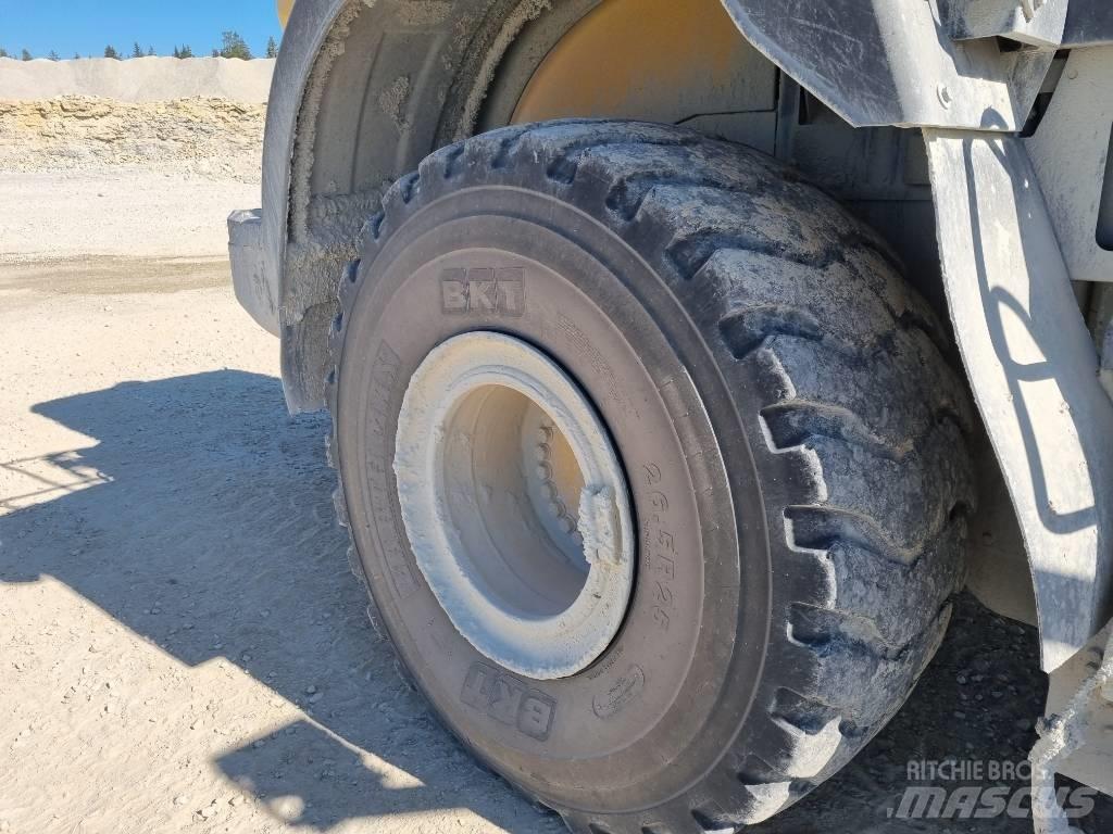 Komatsu WA 470-8 Pás carregadoras de rodas