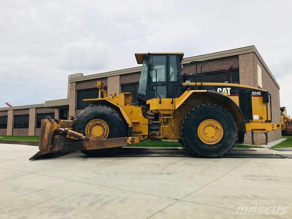 CAT 824 G Dozers - Tratores