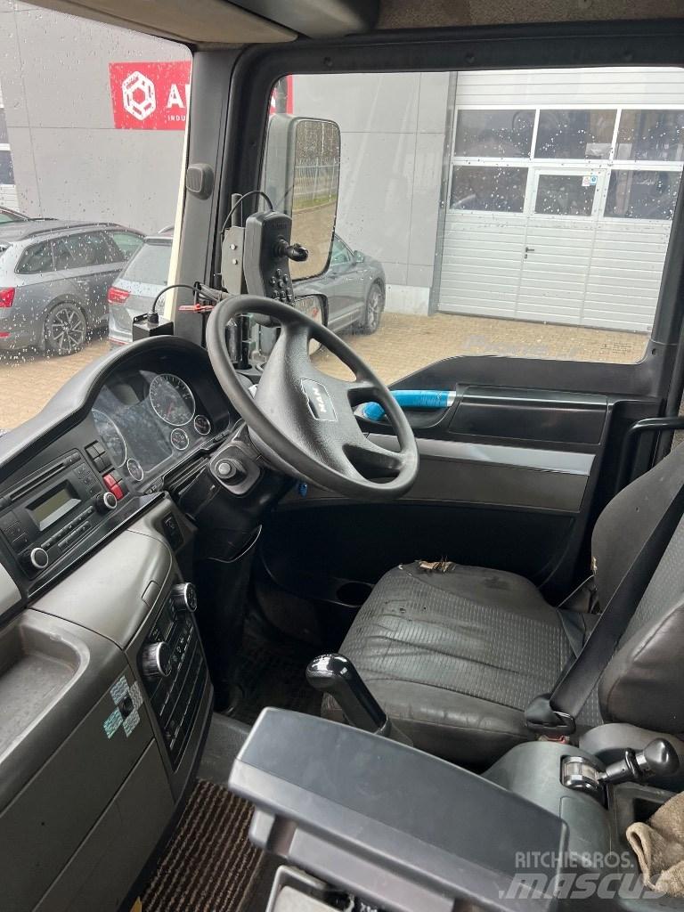 MAN TGM 15.250 Varredoras