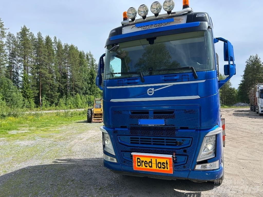 Volvo FH 500 Camiões de transporte de máquinas florestais