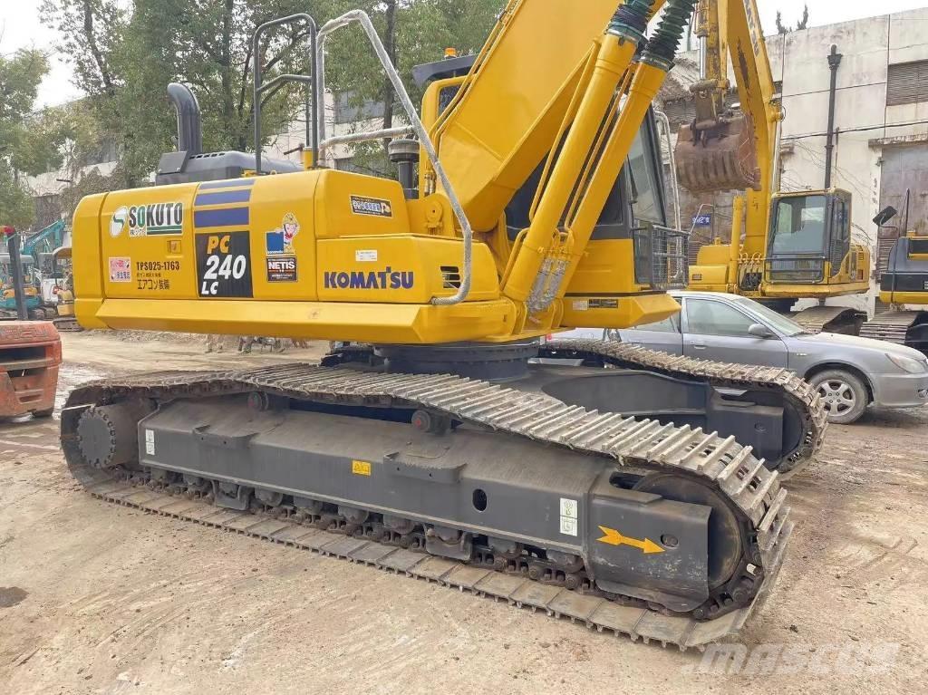 Komatsu PC240-8 Escavadoras de rastos