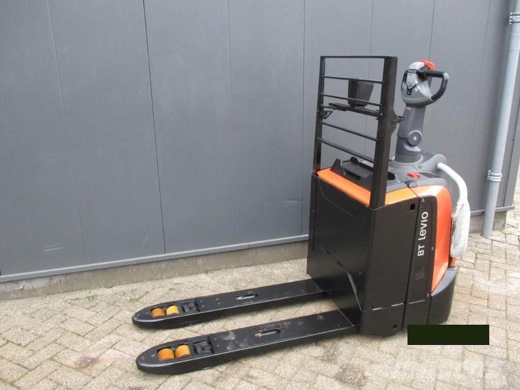 Toyota LPE 200 Porta-paletes com plataforma