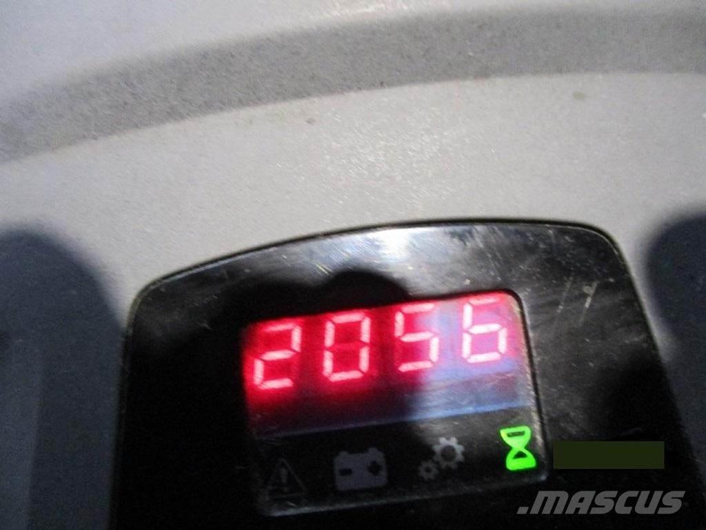 Toyota LPE 200 Porta-paletes com plataforma