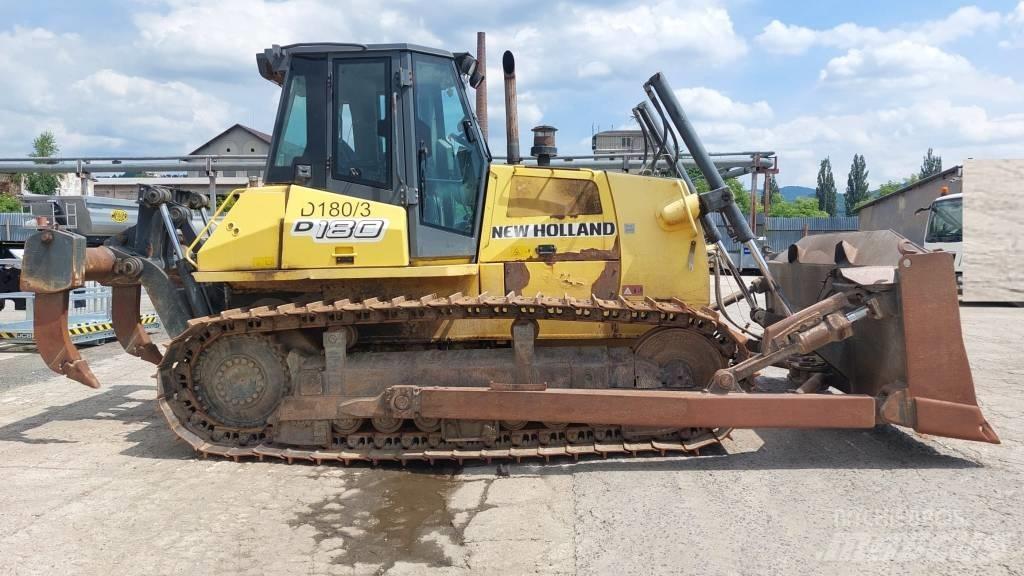 New Holland D 180 Dozers - Tratores rastos