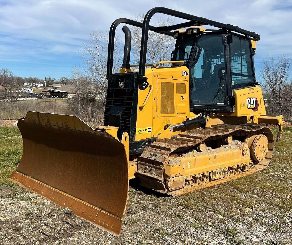 CAT D 4 Dozers - Tratores rastos